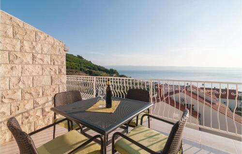 Three-bedroom Apartment Podstrana With Sea View 07