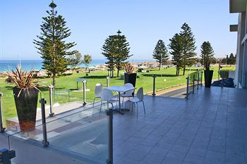 Hotel Clarion Suites Mullaloo Beach