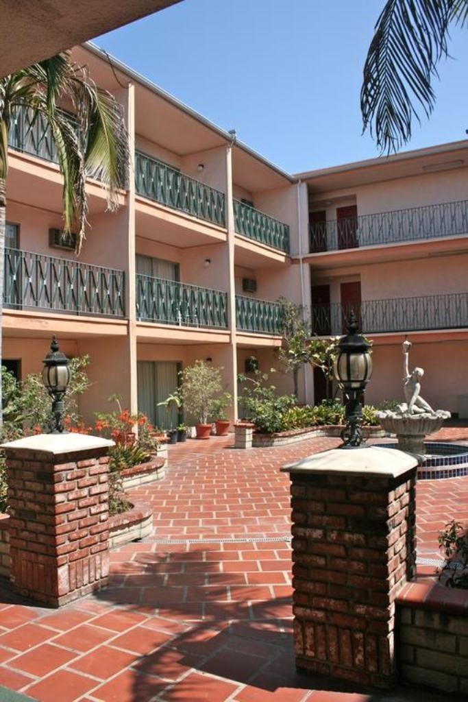 Royal Century Hotel