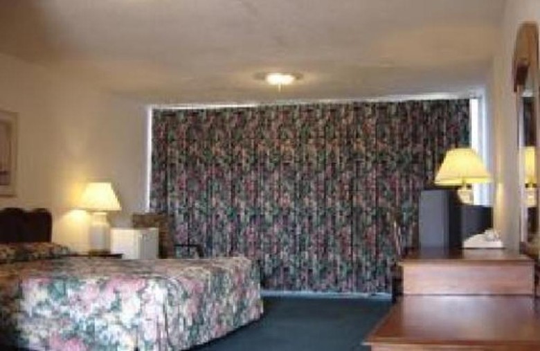Royal Century Hotel