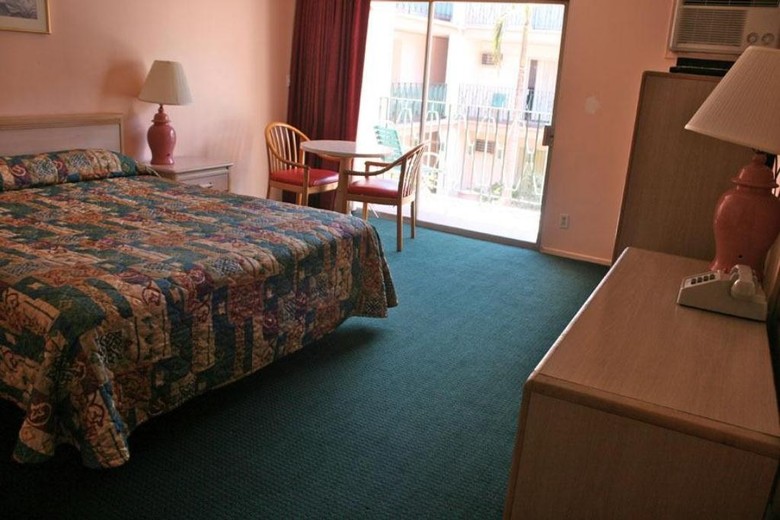 Royal Century Hotel