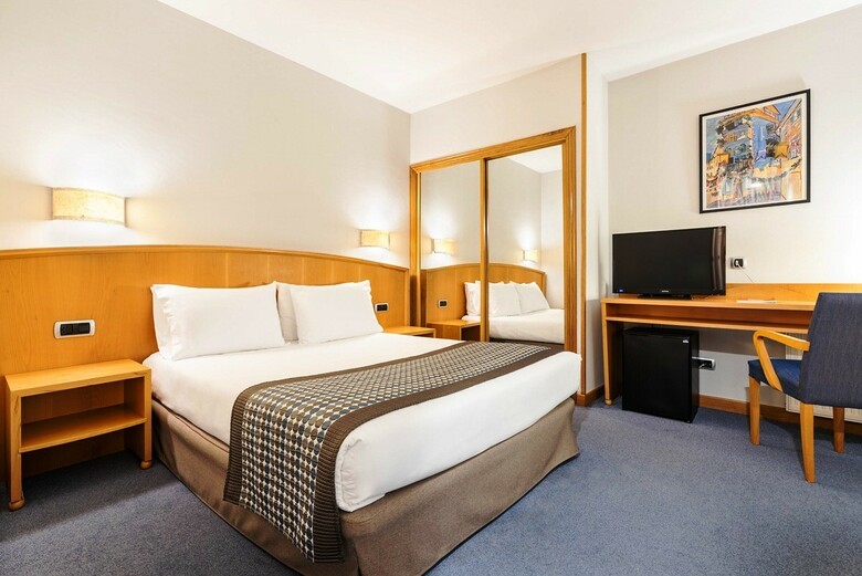 Hotel Exe Area Central