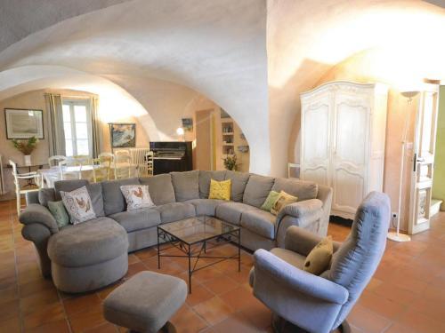 Holiday Home Quartier Charmanjon