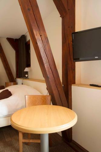 Bed & Breakfast La Griffe � Foin Au Restaurant Raisin D'or