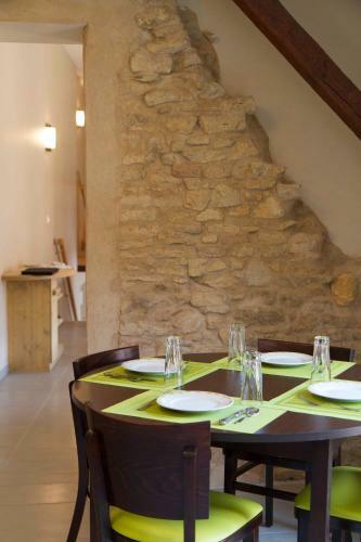 Bed & Breakfast La Griffe � Foin Au Restaurant Raisin D'or