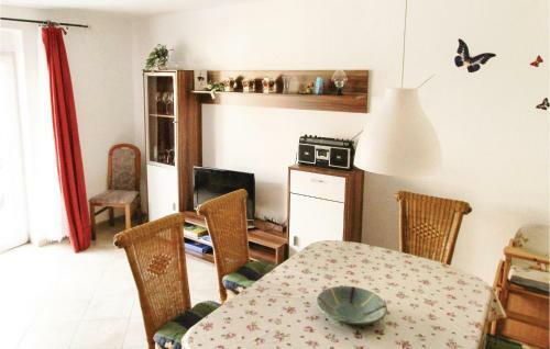Three-bedroom Holiday Home In Gohren-lebbin Ot U.