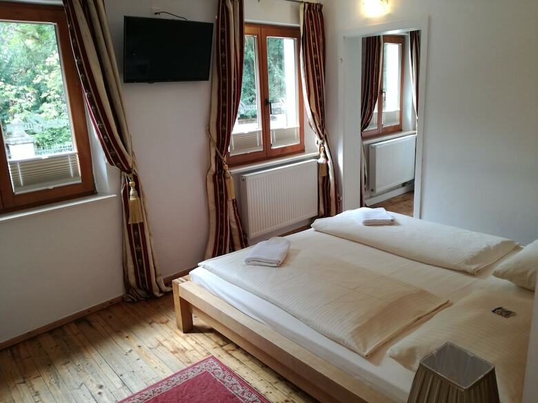 Castle Hotel