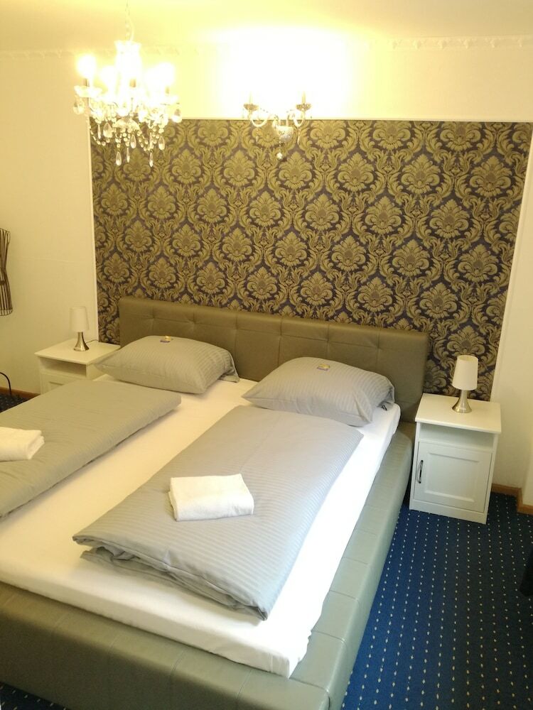 Castle Hotel