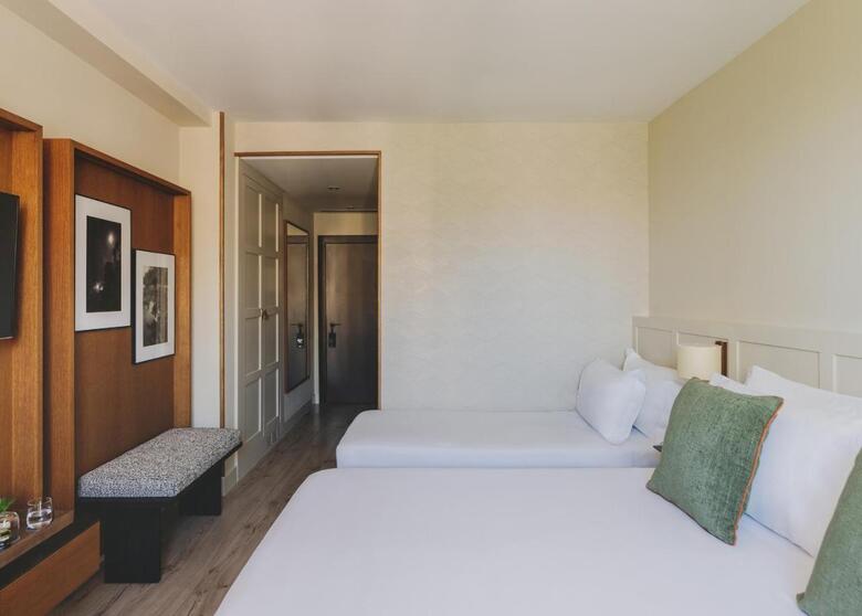 Hotel Catalonia Boulevard