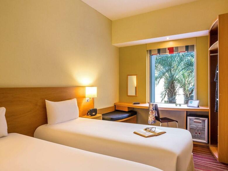 Hotel Ibis Mall Of The Emirates