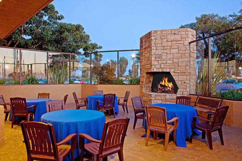 Holiday Inn Express Hotel & Suites Ventura Harbor