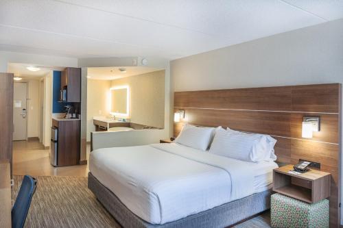 Holiday Inn Express Hotel & Suites Belleville