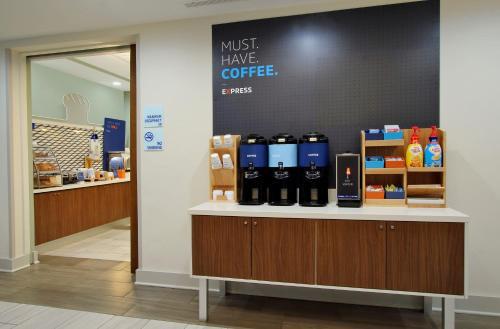 Holiday Inn Express Hotel & Suites Belleville