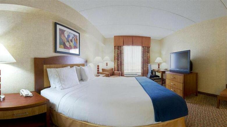 Holiday Inn Express Hotel & Suites Brampton