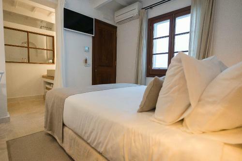 Hotel S'hotelet D'es Born - Suites & Spa