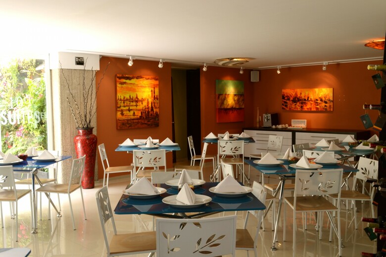 Hotel Suites 109