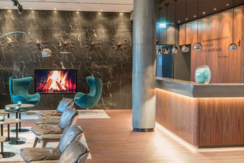 Hotel Motel One Hamburg Airport