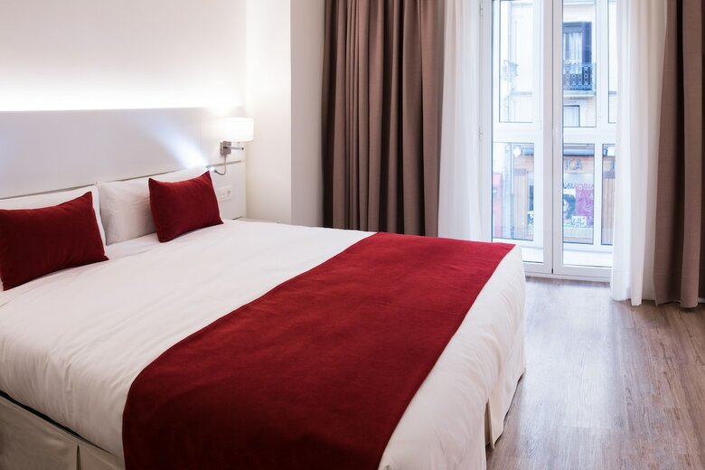 Hotel Pompaelo Plaza Del Ayuntamiento & Spa