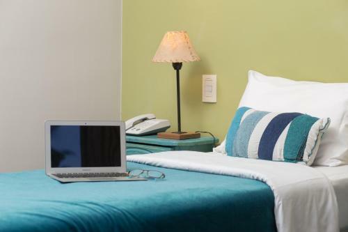 Peninsula Petit Hotel