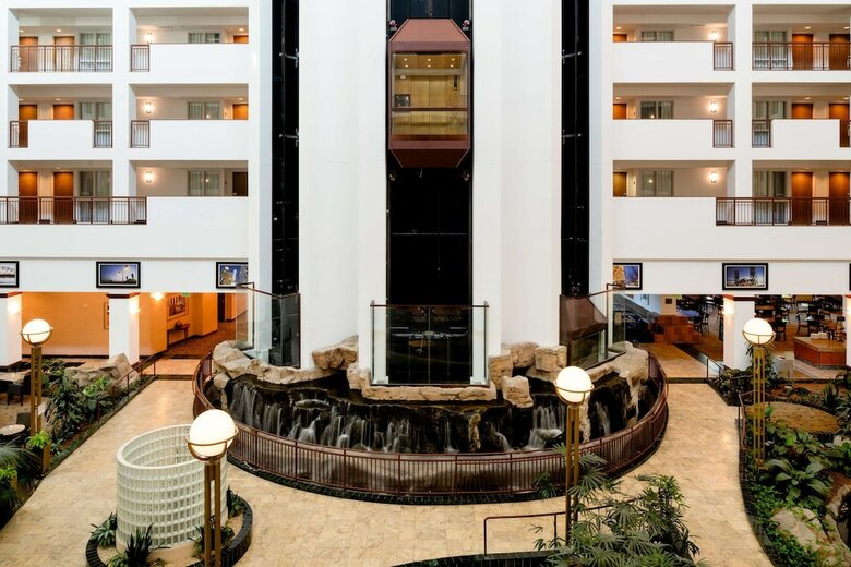 Hotel Embassy Suites Portland - Airport