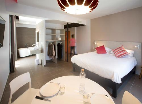 Apartamentos Les Fleurines Appart'hotel