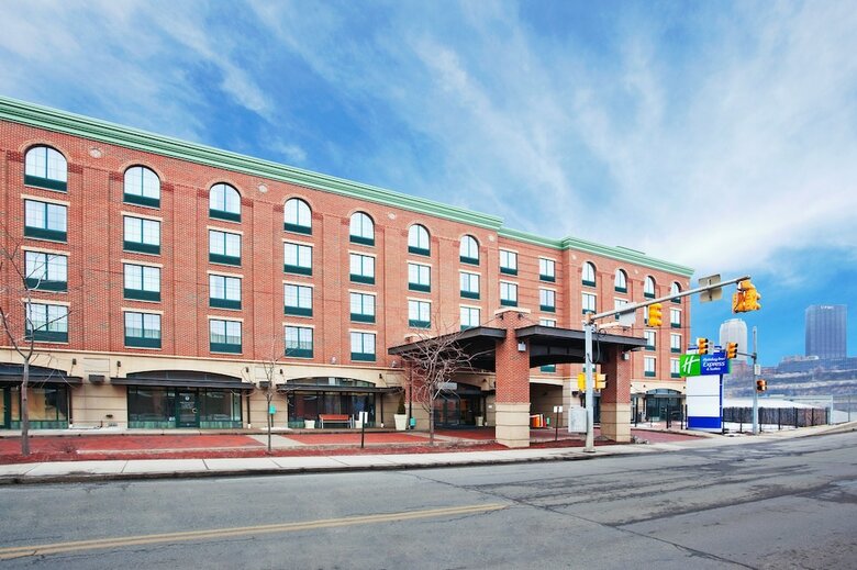 Holiday Inn Express Hotel & Suites Pittsburgh-south Side