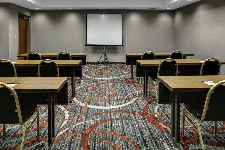 Holiday Inn Express Hotel & Suites Pittsburgh-south Side