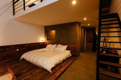 Black Jewels Inn