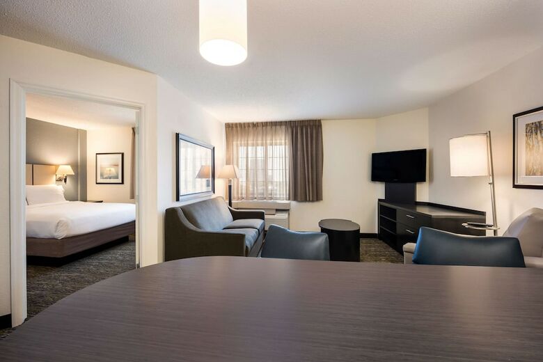 Hotel Candlewood Suites Charlotte University