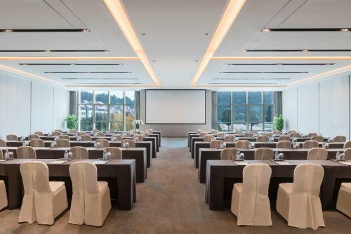 Doubletree By Hilton Hotel Shiyan
