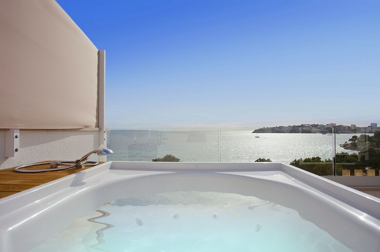 Hotel Fergus Style Palmanova