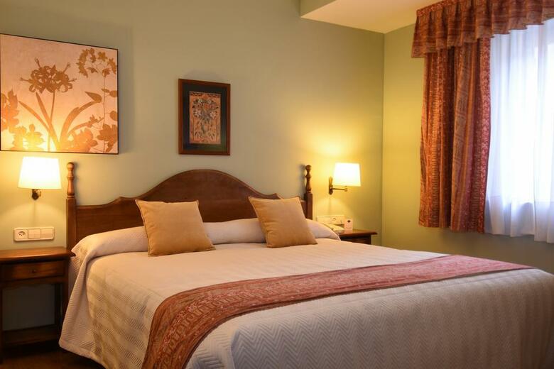Hotel Husa Eth Pomer