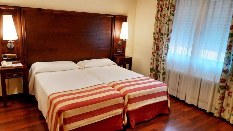 Hotel Husa Urogallo