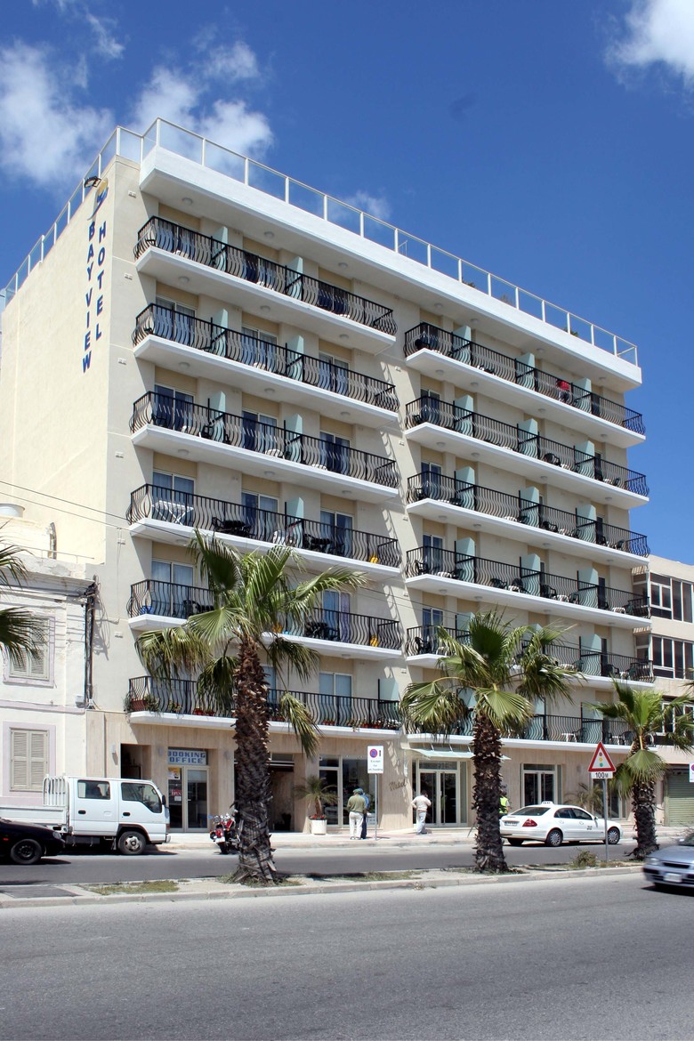 Bayview Hotel & Apartments