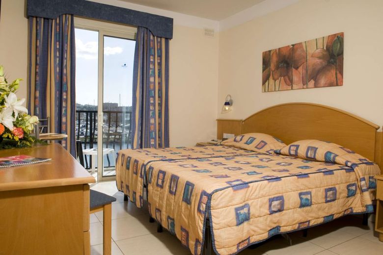 Bayview Hotel & Apartments