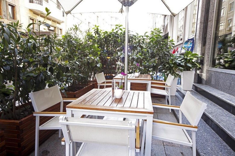 Lamartine Hotel