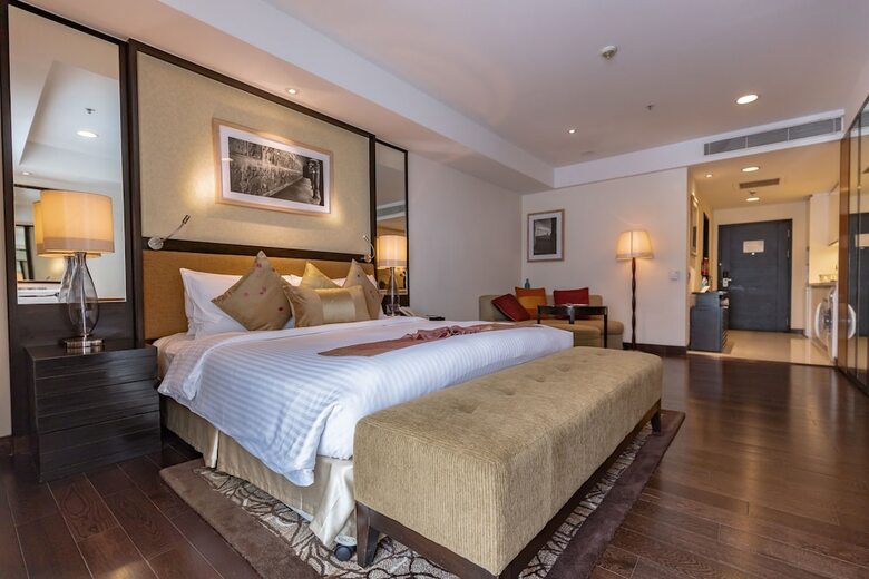 Hotel Somerset Greenways