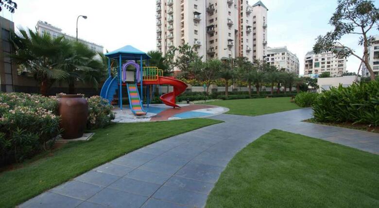 Hotel Somerset Greenways