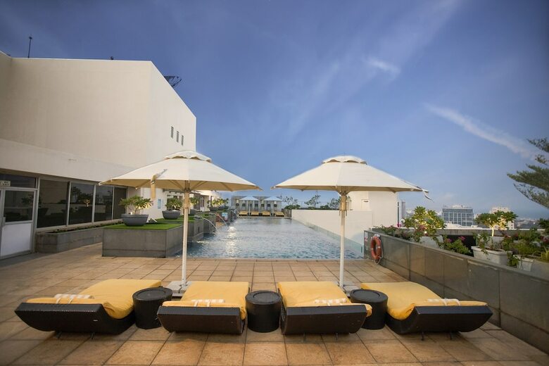Hotel Somerset Greenways