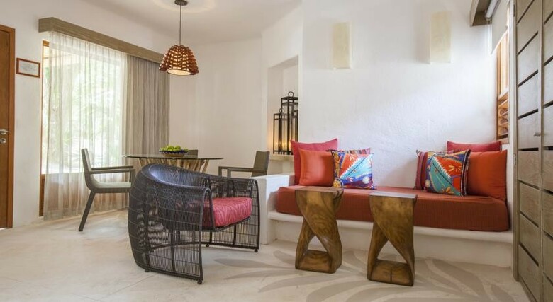 Hotel Mahekal Beach Resort