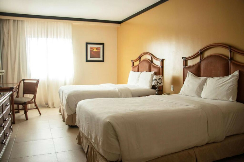 Radisson Col�n 2000 Hotel & Casino
