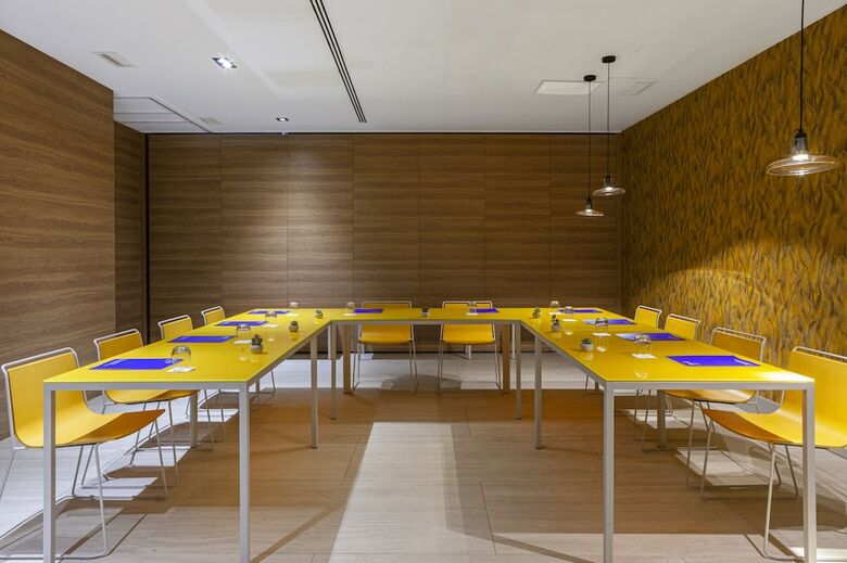 Hotel Macia Sevilla Kubb