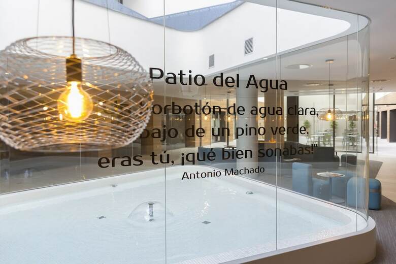 Hotel Macia Sevilla Kubb