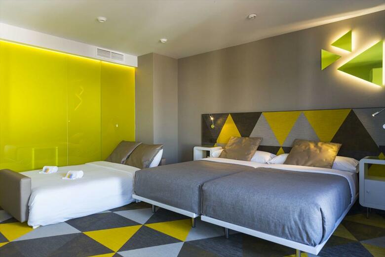 Hotel Macia Sevilla Kubb