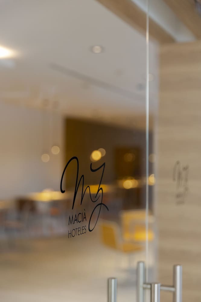 Hotel Macia Sevilla Kubb