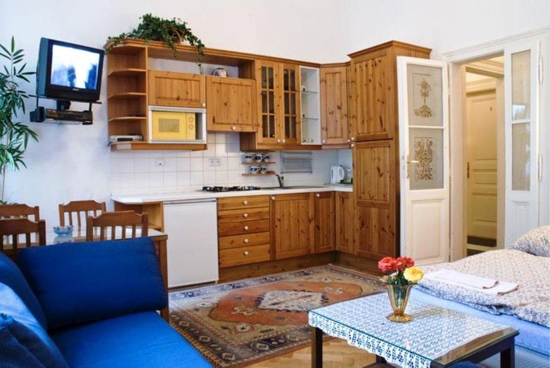 Alice Apartment House