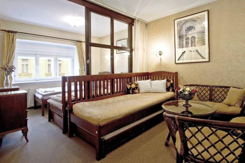 Alice Apartment House