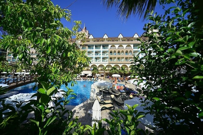 Hotel Side Crown Palace