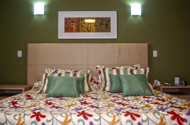 Tau� Hotel & Convention