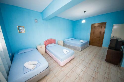 Hostal Villa Blue Drymades